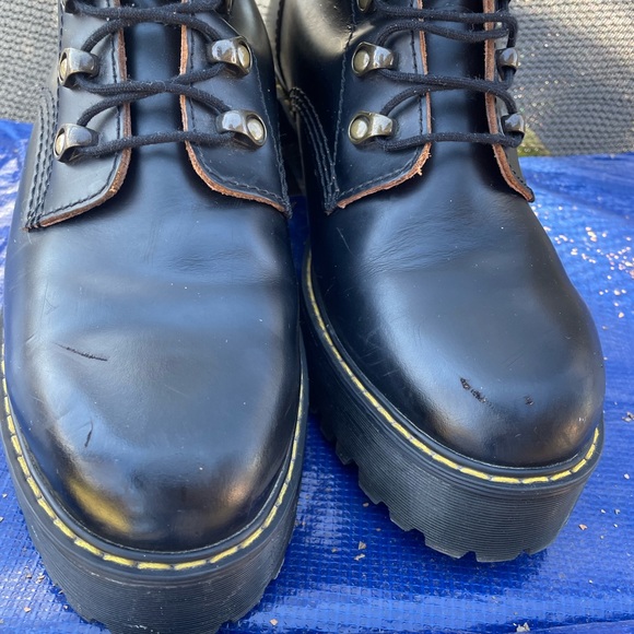 Dr. Martens Leona 7 Hook Boot Size 11 - Picture 6 of 8
